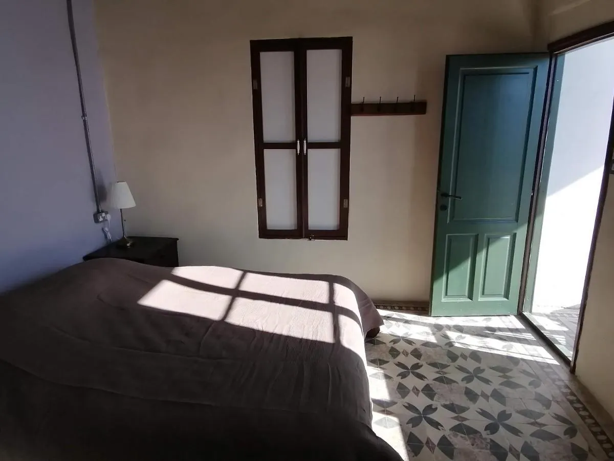 Le Mat Hostel 라르나카 0*,