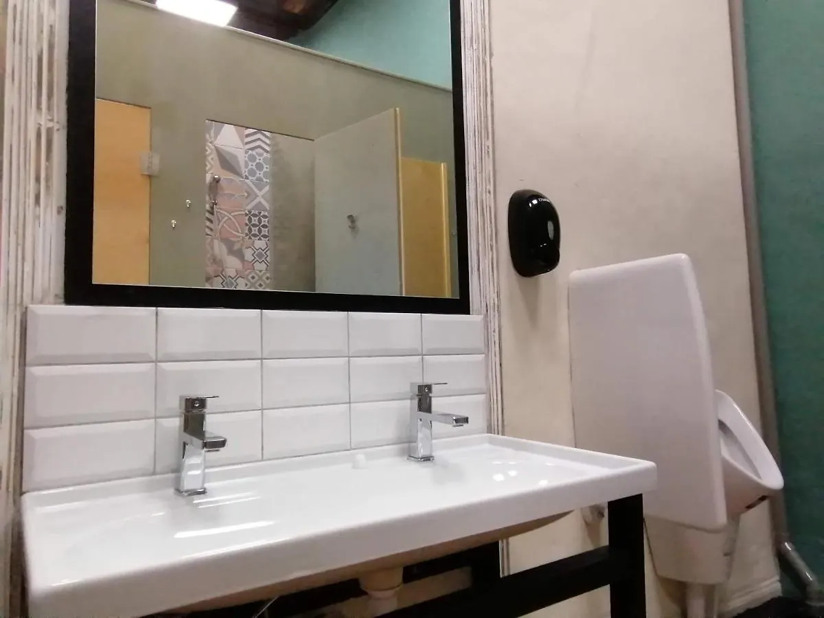 Le Mat Hostel 라르나카