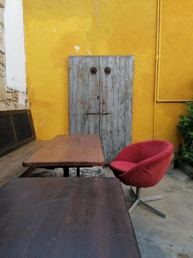 Le Mat Hostel 라르나카