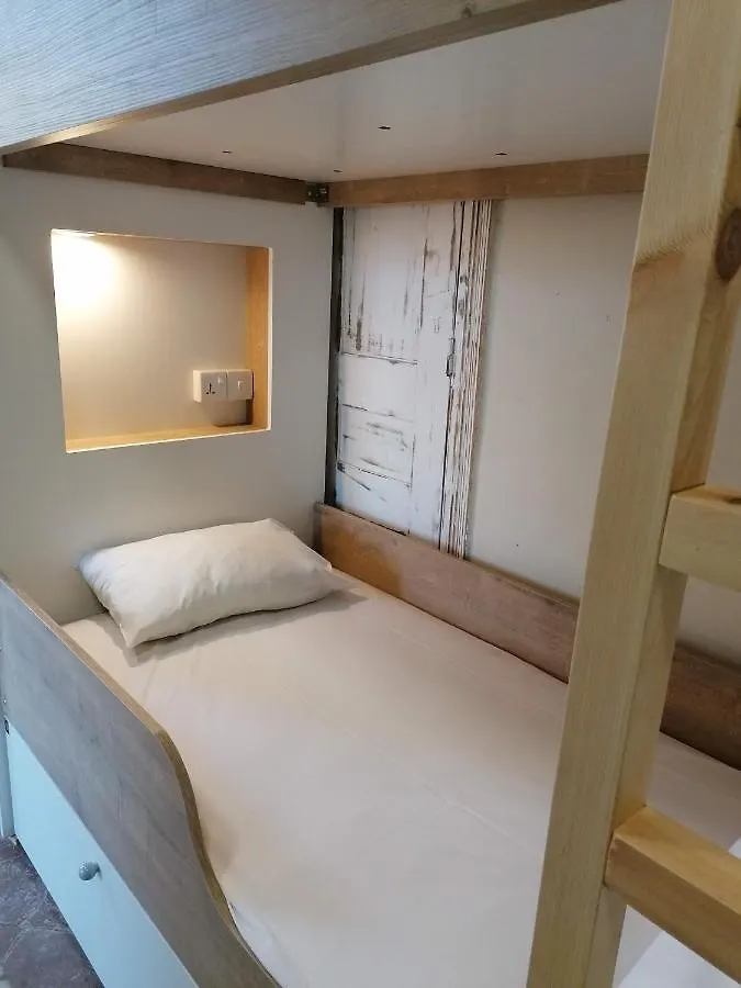 Le Mat Hostel 라르나카