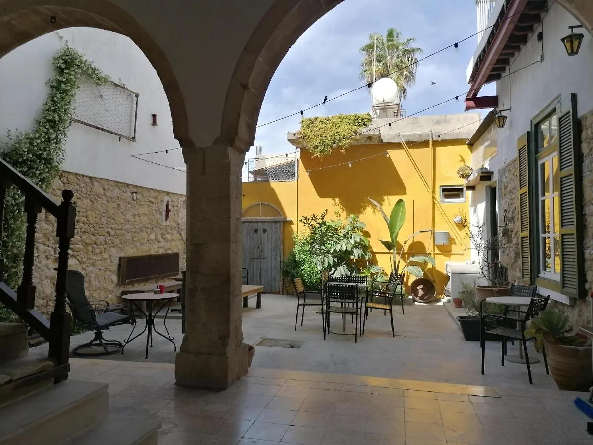 Le Mat Hostel Larnaka